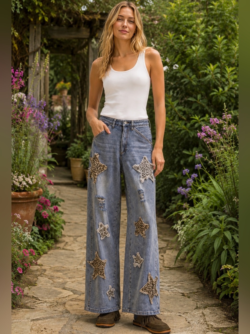 BlueVelvet NWT Leopard Star Patch Wide Leg Jeans – XL